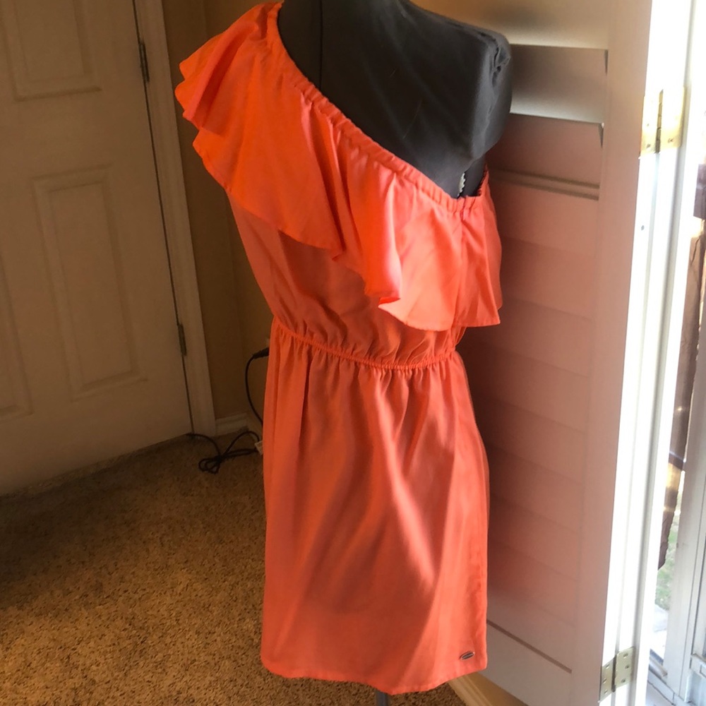 Guess dress Off the shoulder dress